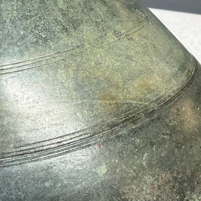 A Khmer bronze vase, Angkor Wat period, Cambodia, 12/13th C. — foto 10