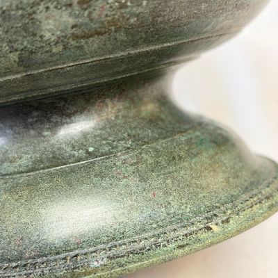 A Khmer bronze vase, Angkor Wat period, Cambodia, 12/13th C. — foto 12