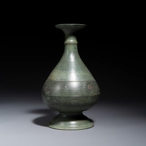 A Khmer bronze vase, Angkor Wat period, Cambodia, 12/13th C. — foto 3
