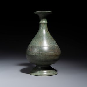 A Khmer bronze vase, Angkor Wat period, Cambodia, 12/13th C. — foto 4