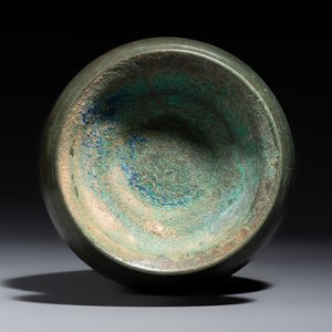 A Khmer bronze vase, Angkor Wat period, Cambodia, 12/13th C. — foto 6