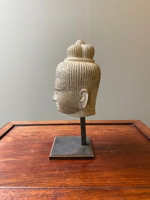 A Khmer polished sandstone head of Uma in Baphuon-style, Angkor period, Cambodia, 11th C. — photo 4