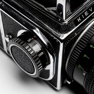 A Kiev 88 with Zodiak-B 30mm F3.5 fisheye lens, waist-level viewfinder and film back — photo 11
