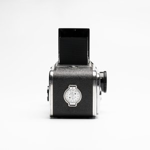 A Kiev 88 with Zodiak-B 30mm F3.5 fisheye lens, waist-level viewfinder and film back — photo 5