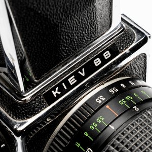 A Kiev 88 with Zodiak-B 30mm F3.5 fisheye lens, waist-level viewfinder and film back — photo 8