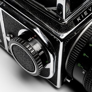 A Kiev 88 with Zodiak-B 30mm F3.5 fisheye lens, waist-level viewfinder and film back — photo 9