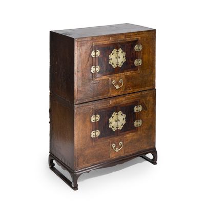 A Korean brass-mounted two-tier cabinet, 19/20th C.