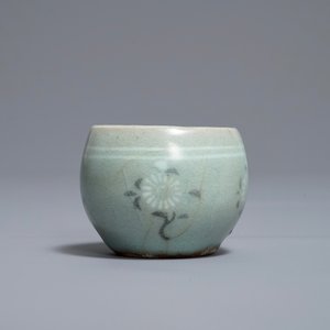 A Korean celadon-glazed decorated cup on stand, Goryeo or later — photo 6