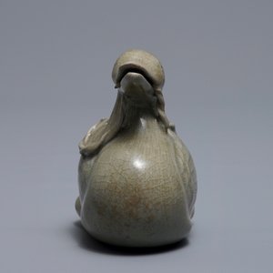 A Korean celadon-glazed duck-shaped water dropper, 19/20th C. — photo 4