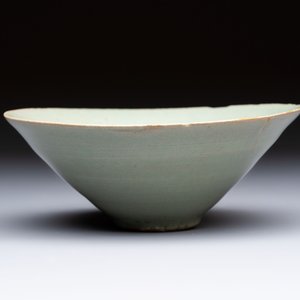 A Korean celadon tea bowl, Goryeo, 12th C. — photo 1