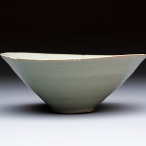 A Korean celadon tea bowl, Goryeo, 12th C. — photo 3