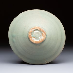 A Korean celadon tea bowl, Goryeo, 12th C. — photo 6