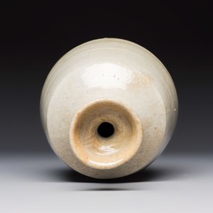 A Korean cream-glazed bottle vase — photo 5