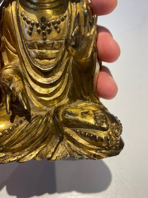 A Korean gilt bronze sculpture of Guanyin, 17th C. — 照片 10