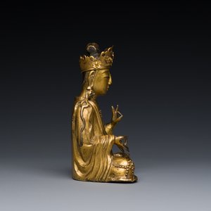 A Korean gilt bronze sculpture of Guanyin, 17th C. — 照片 5