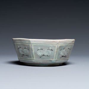 A Korean inlaid celadon-glazed octagonal brush washer, probably Goryeo, 14/15th C. — 照片 3