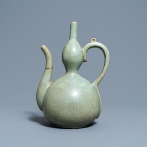A Korean inlaid-celadon stoneware ewer, probably Goryeo, 13/14th C. — 照片 1
