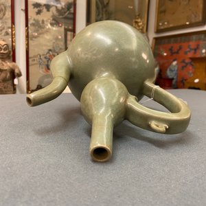 A Korean inlaid-celadon stoneware ewer, probably Goryeo, 13/14th C. — 照片 12
