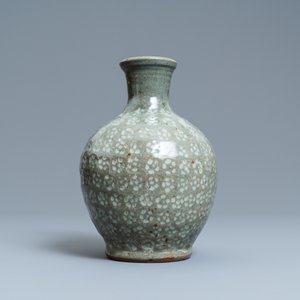 A Korean slip-inlaid celadon vase, probably Joseon, 18th C. — photo 4