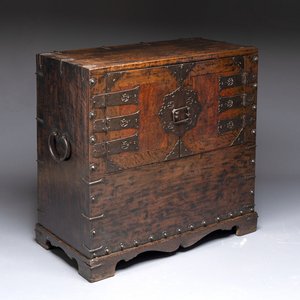 A Korean wooden cabinet or Morijang 머릿장, Joseon, 19th C. — 照片 1