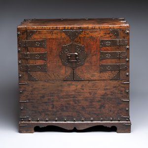 A Korean wooden cabinet or Morijang 머릿장, Joseon, 19th C. — 照片 3