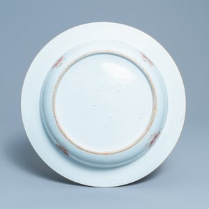 A large and deep Chinese famille rose dish, Yongzheng — photo 2