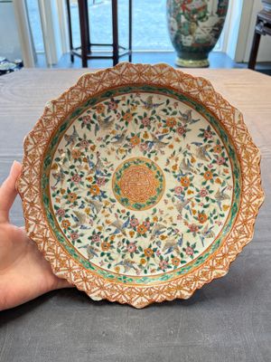 A large and fine Chinese Canton famille rose 'birds among flowering branches' Bencharong tazza for the Thai market, 19th C. — photo 2