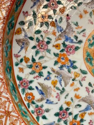 A large and fine Chinese Canton famille rose 'birds among flowering branches' Bencharong tazza for the Thai market, 19th C. — photo 4