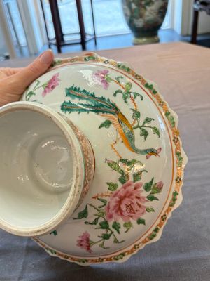 A large and fine Chinese Canton famille rose 'birds among flowering branches' Bencharong tazza for the Thai market, 19th C. — photo 9