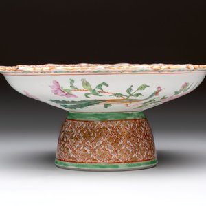 A large and fine Chinese Canton famille rose 'birds among flowering branches' Bencharong tazza for the Thai market, 19th C. — photo 2