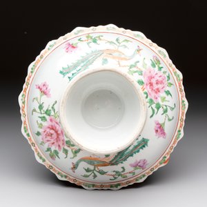 A large and fine Chinese Canton famille rose 'birds among flowering branches' Bencharong tazza for the Thai market, 19th C. — photo 7