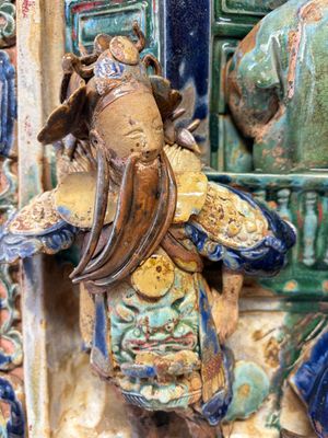 A large and fine Chinese polychrome-glazed Shiwan stoneware group of immortals, 19th C. — photo 12