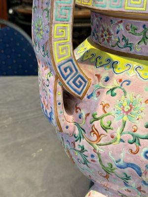 A large and impressive Chinese famille rose 'bajixiang and lotus scroll' censer with a wooden cover, Jiaqing mark and of the period — photo 11