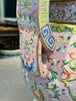 A large and impressive Chinese famille rose 'bajixiang and lotus scroll' censer with a wooden cover, Jiaqing mark and of the period — photo 12