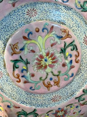 A large and impressive Chinese famille rose 'bajixiang and lotus scroll' censer with a wooden cover, Jiaqing mark and of the period — photo 26