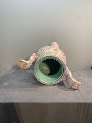 A large and impressive Chinese famille rose 'bajixiang and lotus scroll' censer with a wooden cover, Jiaqing mark and of the period — photo 5
