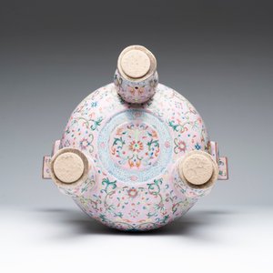 A large and impressive Chinese famille rose 'bajixiang and lotus scroll' censer with a wooden cover, Jiaqing mark and of the period — photo 7