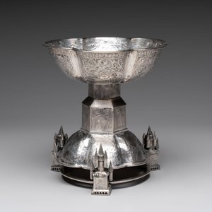 A large and impressive Neo-Gothic silver standing cup, probably Germany, 19th C. or earlier — photo 3