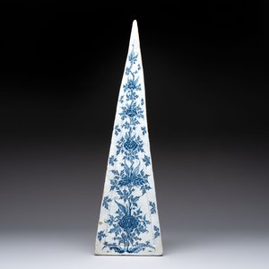 A large and unusual blue and white Dutch Delft obelisk, 17/18th C. — 照片 4
