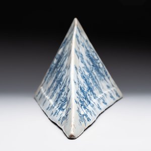 A large and unusual blue and white Dutch Delft obelisk, 17/18th C. — 照片 5