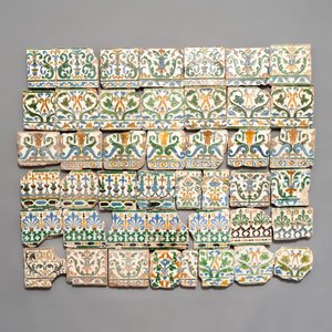 A large and varied collection of 82 polychrome tiles, Spain, 16/17th C — photo 2