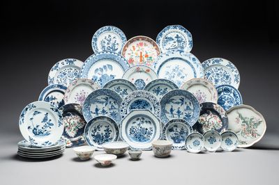 A large and varied collection of Chinese porcelain, Kangxi and later