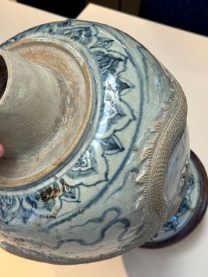 A large Annamese or Vietnamese blue and white inscribed altar vase, 16th C. — photo 8