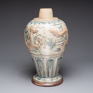 A large Annamese or Vietnamese blue and white inscribed altar vase, 16th C. — photo 2