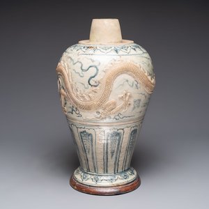 A large Annamese or Vietnamese blue and white inscribed altar vase, 16th C. — photo 4