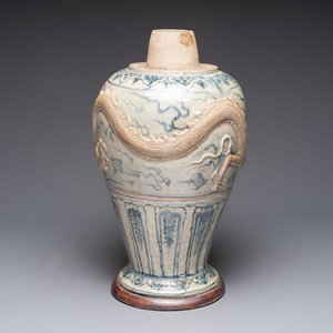 A large Annamese or Vietnamese blue and white inscribed altar vase, 16th C. — photo 5
