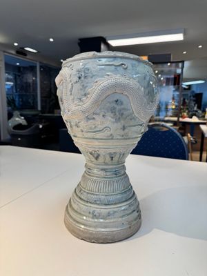 A large Annamese or Vietnamese blue and white inscribed altar vase, 16th C. — photo 4