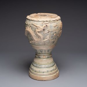 A large Annamese or Vietnamese blue and white inscribed altar vase, 16th C. — photo 2
