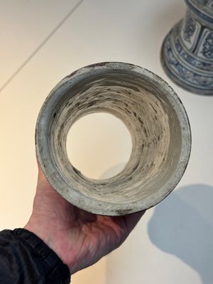 A large Annamese or Vietnamese blue and white inscribed two-piece altar vase, 16th C. — 照片 12
