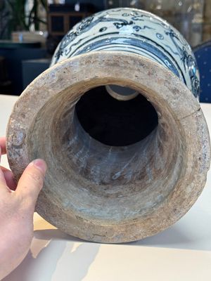 A large Annamese or Vietnamese blue and white inscribed two-piece altar vase, 16th C. — 照片 29